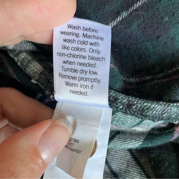 *DONATED* Sonoma | Women's Flannel Button-Down Shirt | Green Plaid | Size L - Picture 5 of 9